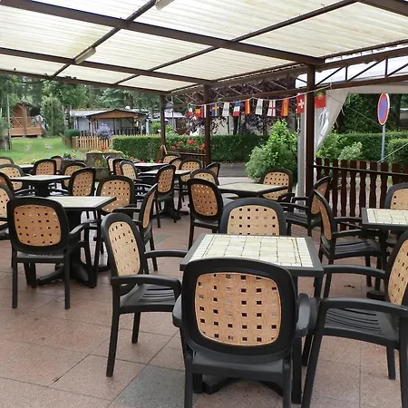 Au Pays De Hanau Кемпинг